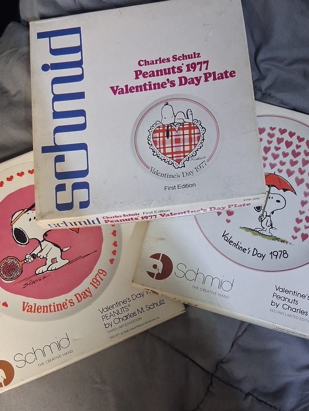 Schmid Peanuts 1977 Valentine's Day Plate - White/Pink